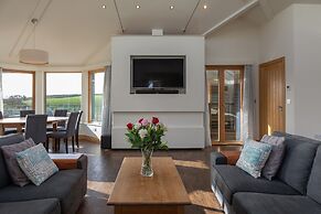 Vantage Point, Hillfield Village