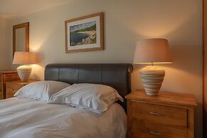 Vantage Point, Hillfield Village