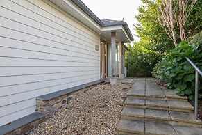 Vantage Point, Hillfield Village