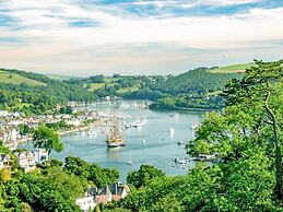 Vantage Point, Hillfield Village