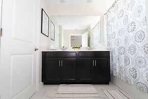 Gorgeous 4 Bd w Pool at Champions Gate Resort 1020