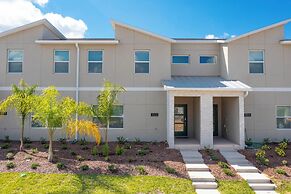 Gorgeous 4 Bd w Pool at Champions Gate Resort 1020