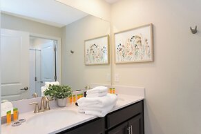 Gorgeous 4 Bd w Pool at Champions Gate Resort 1020