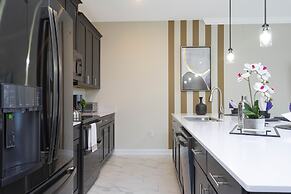 Gorgeous 4 Bd w Pool at Champions Gate Resort 1020