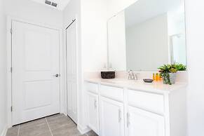 Family Friendly 2 Bd Close to Disney Champions Gate 8899