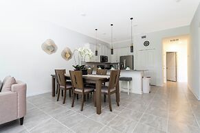 Family Friendly 2 Bd Close to Disney Champions Gate 8899