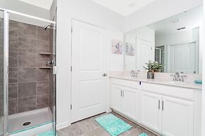 Family Friendly 2 Bd Close to Disney Champions Gate 8899