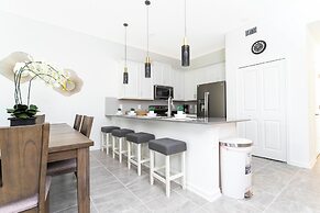 Family Friendly 2 Bd Close to Disney Champions Gate 8899