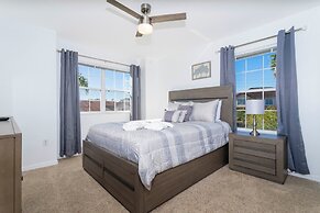 Beautiful 5Bd Single Family w Game Room 106 Lake Wilson Preserve