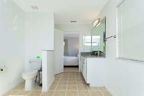 Beautiful 5Bd Single Family w Game Room 106 Lake Wilson Preserve