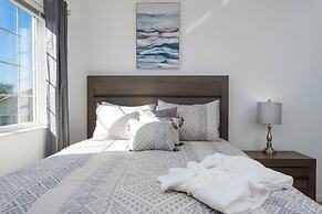 Beautiful 5Bd Single Family w Game Room 106 Lake Wilson Preserve