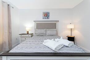 Beautiful 5Bd Single Family w Game Room 106 Lake Wilson Preserve