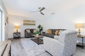 Beautiful 5Bd Single Family w Game Room 106 Lake Wilson Preserve