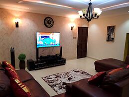 Stylish and Spacious 3bed Flat Shortlet Apartment