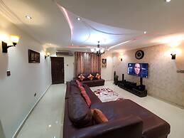 Stylish and Spacious 3bed Flat Shortlet Apartment