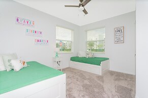 Gorgeous 3Bd 8 Guests Storey Lake Resort Close to Disney 101 3191