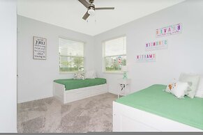 Gorgeous 3Bd 8 Guests Storey Lake Resort Close to Disney 101 3191