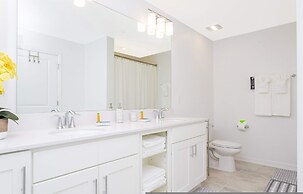 Gorgeous 3Bd 8 Guests Storey Lake Resort Close to Disney 101 3191