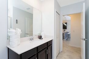 Luxury 2 Bd Close to Disney Champions Gate 1071