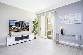 Stunning 5 Bd w Pool Close to Disney Champions Gate 1012