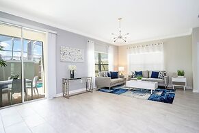 Stunning 5 Bd w Pool Close to Disney Champions Gate 1012