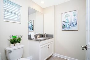 Stunning 5 Bd w Pool Close to Disney Champions Gate 1012