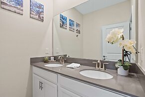 Stunning 5 Bd w Pool Close to Disney Champions Gate 1012