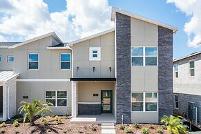 Stunning 5 Bd w Pool Close to Disney Champions Gate 1012