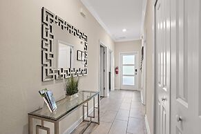 Stunning 5 Bd w Pool Close to Disney Champions Gate 1012