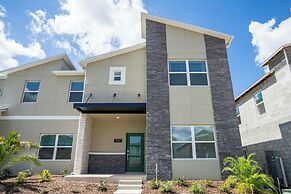 Stunning 5 Bd w Pool Close to Disney Champions Gate 1012