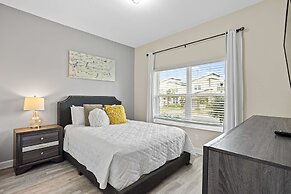 Stunning 5 Bd w Pool Close to Disney Champions Gate 1012