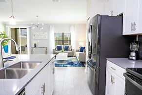 Stunning 5 Bd w Pool Close to Disney Champions Gate 1012