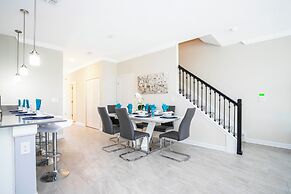 Stunning 5 Bd w Pool Close to Disney Champions Gate 1012