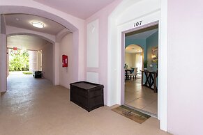 Magnificent 2 Bedroom Apartment Vista Cay Resort 107