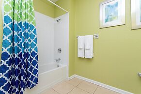 Magnificent 2 Bedroom Apartment Vista Cay Resort 107