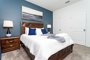 Stunning 4 Bd w Pool Close to Disney at Champions Gate 1158