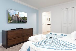 Stunning 4 Bd w Pool Close to Disney at Champions Gate 1158