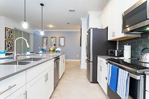 Stunning 4 Bd w Pool Close to Disney at Champions Gate 1158