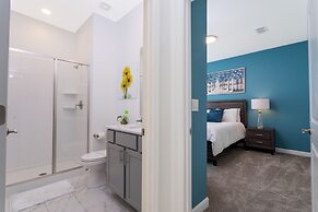 Splendid 4 Bd w Pool Close to Disney Champions Gate 1006