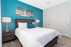 Splendid 4 Bd w Pool Close to Disney Champions Gate 1006