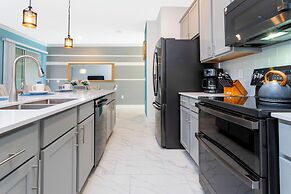 Splendid 4 Bd w Pool Close to Disney Champions Gate 1006