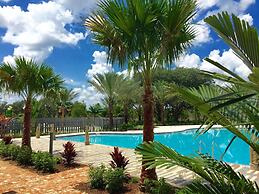 Fabulous Vacation Home w Screened Pool Close To Disney 146