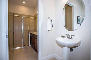 Fabulous Vacation Home w Screened Pool Close To Disney 146