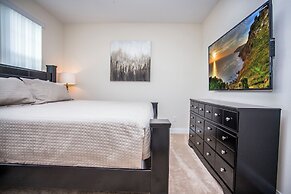 Fabulous Vacation Home w Screened Pool Close To Disney 146