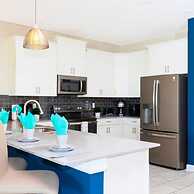 Stunning 9 Bd Single Family w Pool Champions Gate 1508