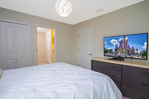 Stunning 9 Bd Single Family w Pool Champions Gate 1508