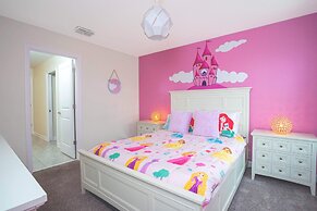 Stunning 9 Bd Single Family w Pool Champions Gate 1508