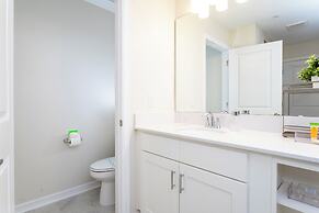 Accessible 3Bd Condo Close to Disney Storey Lake Orlando 208 3180
