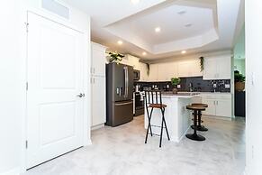 Accessible 3Bd Condo Close to Disney Storey Lake Orlando 208 3180