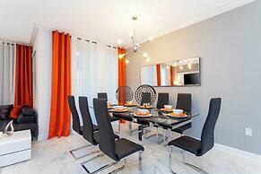 Gorgeous 4 Bd w Pool Close to Disney Storey Lake 2963